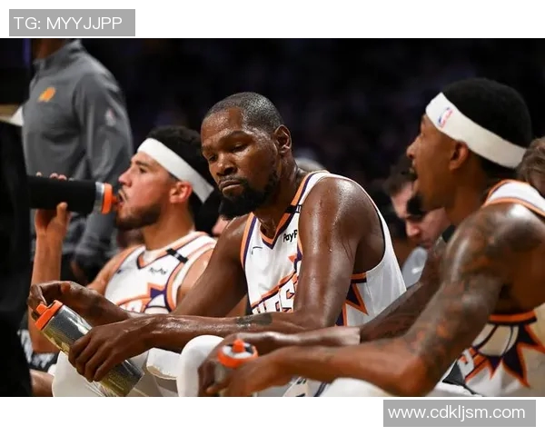 2012年NBA季后赛火箭与掘金第三场激战回顾与精彩瞬间分析