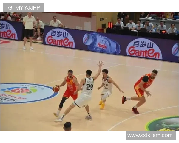 2011年CBA季后赛广东队与江苏队激战回顾精彩瞬间与关键时刻分析 2011年CBA季后赛广东队与江苏队激战回顾精彩瞬间与关键时刻分析
