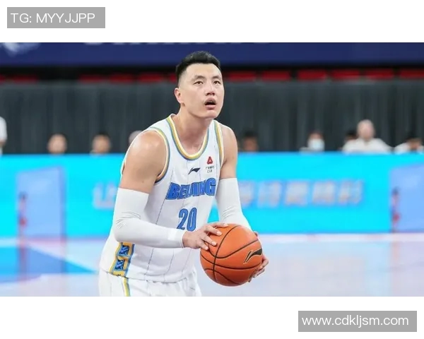 翟晓川:从篮球场上的拼搏者到生活中的多面手之路探索 翟晓川:从篮球场上的拼搏者到生活中的多面手之路探索