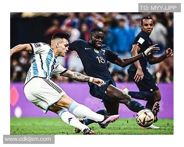 在直播间重温经典足球比赛回放与精彩瞬间分享 在直播间重温经典足球比赛回放与精彩瞬间分享