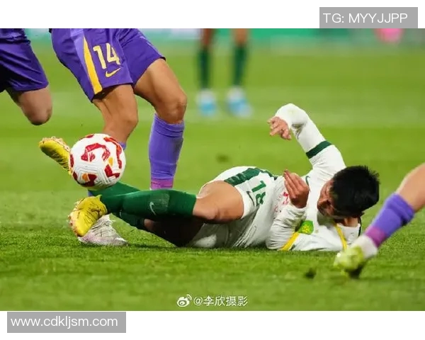 北京国安迎战泰国球队展现中国足球的实力与魅力 北京国安迎战泰国球队展现中国足球的实力与魅力