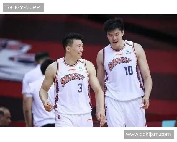 上海队与同曦队首发阵容对比分析及比赛前瞻